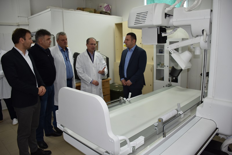 БОЛНИЦИ У ГРАЧАНИЦИ УРУЧЕН САВРЕМЕНИ РЕНДГЕН АПАРАТ: Радиолошка дијагностика доступна пацијентима јужно од Ибра 